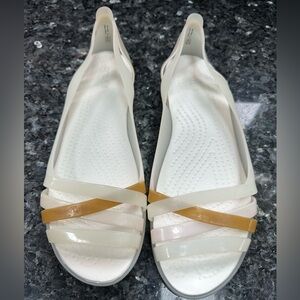 Crocs Isabella Huarache 2 Flat Sandals Women’s Size 9 Oyster/Gold NEW NWOB